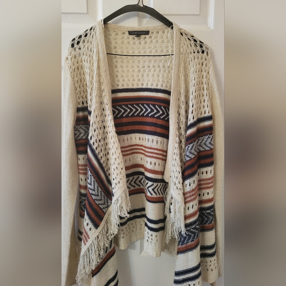 Suzy Shier Cream and Navy Patterned Cardigan